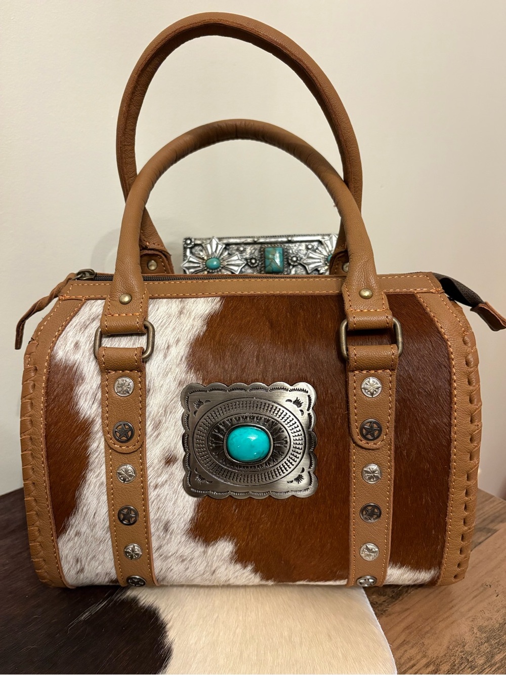 Turquoise Concho Cowhide Satchel Handbag - Brown/White